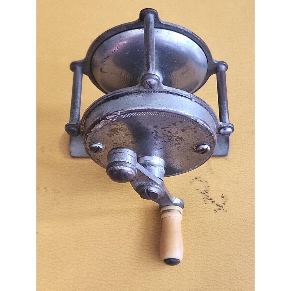 Vintage  Fishing Reel ATLAS 60 Lite Surface Rust
